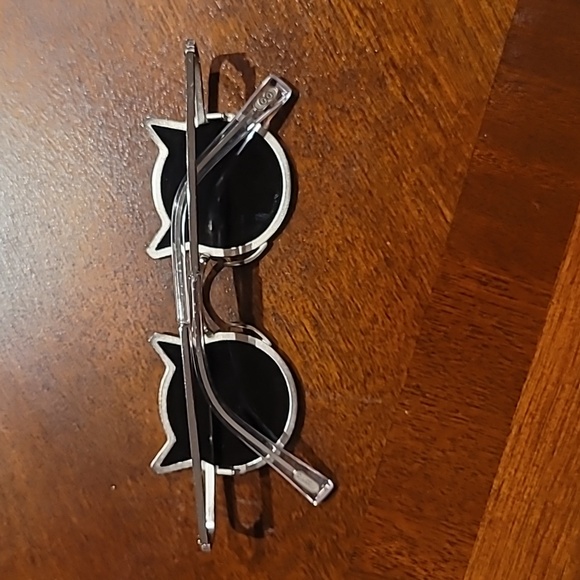 IIICONIC COOL CAT IN SILVER DIAMOND Sunglasses Unisex New main image 3